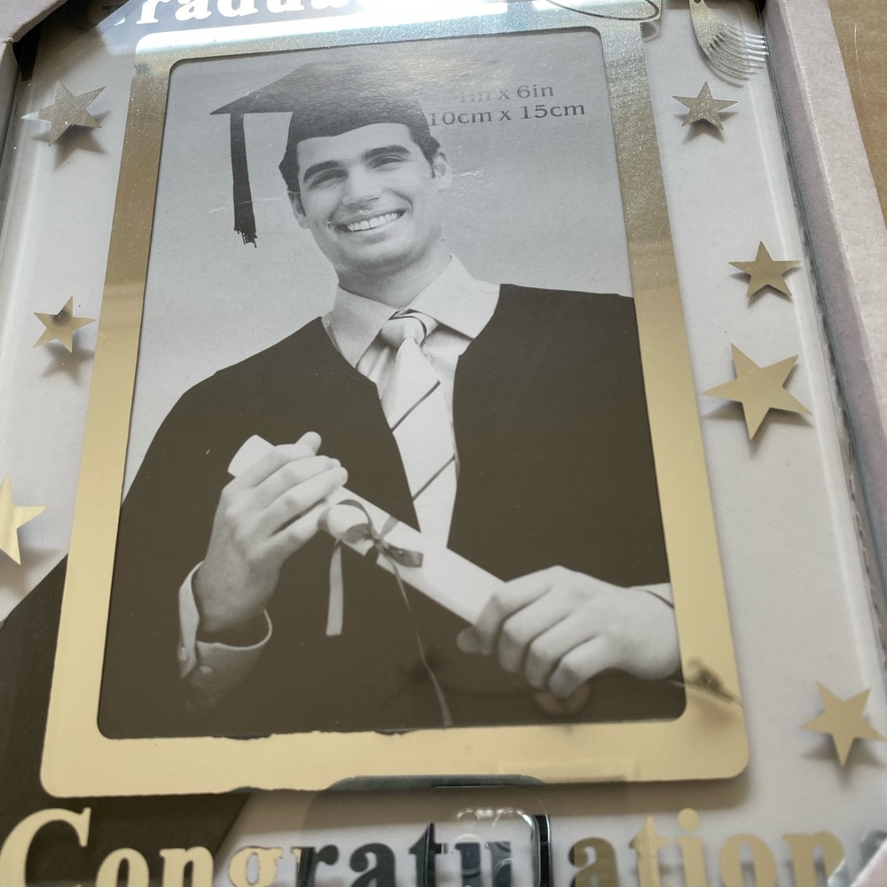 Picture frame - for Graduation 4” x 6” picture - Picture 4 of 8